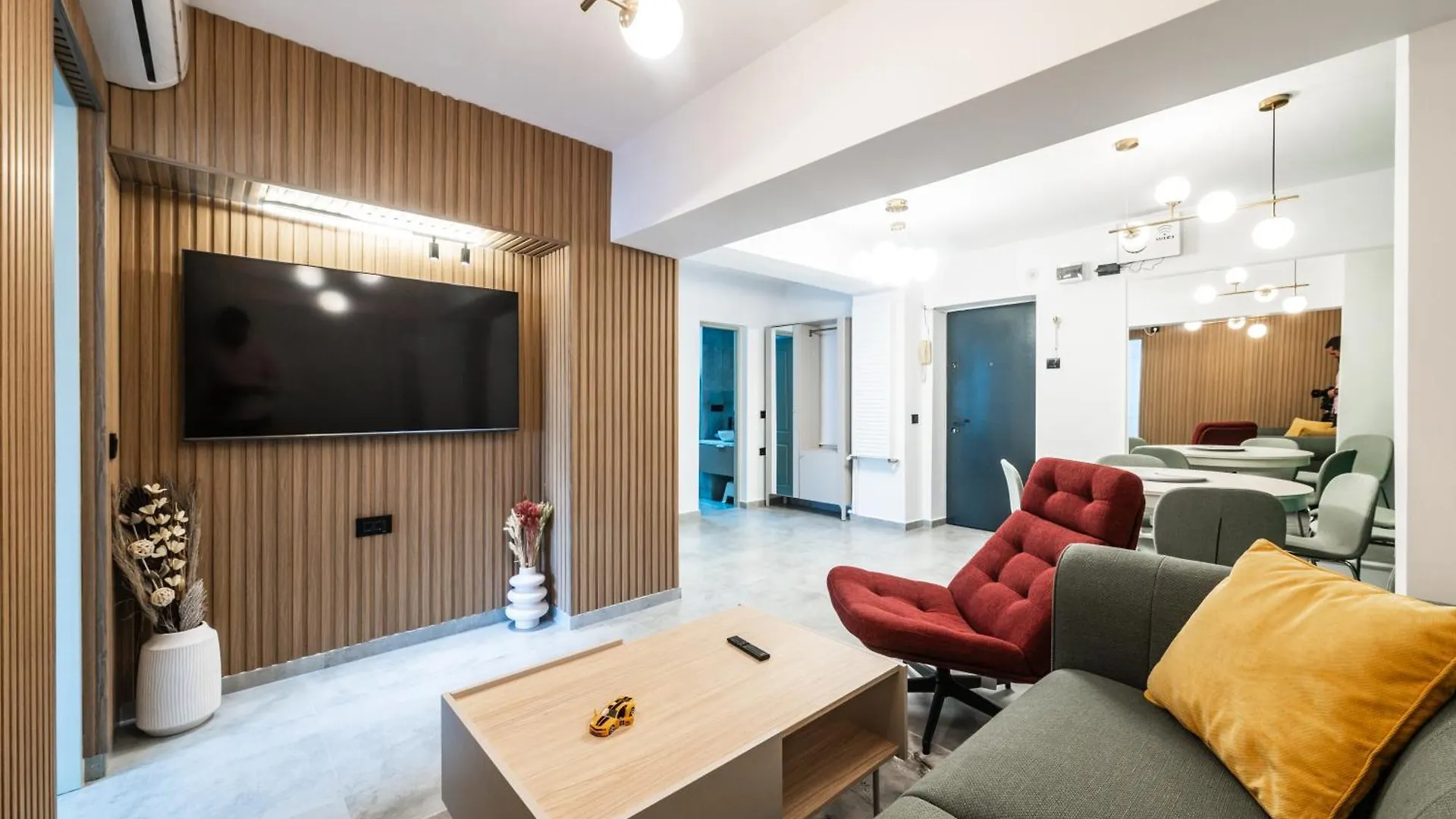 Apartment Charming Retreat - Cozy 2Br Near City Center Bucharest