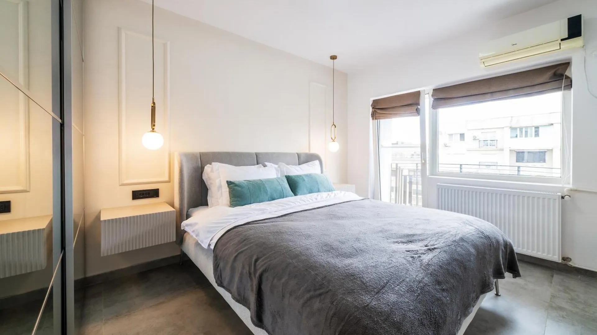 Апартаменты Charming Retreat - Cozy 2Br Near City Center Бухарест