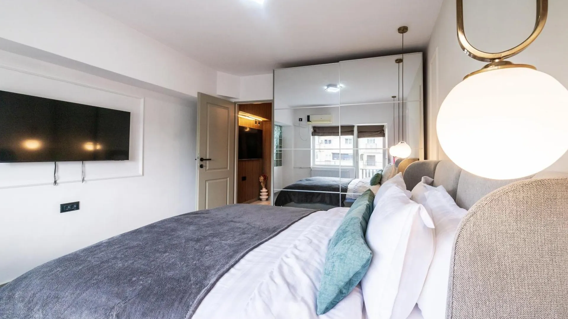 Apartamento Charming Retreat - Cozy 2Br Near City Center Bucareste Roménia