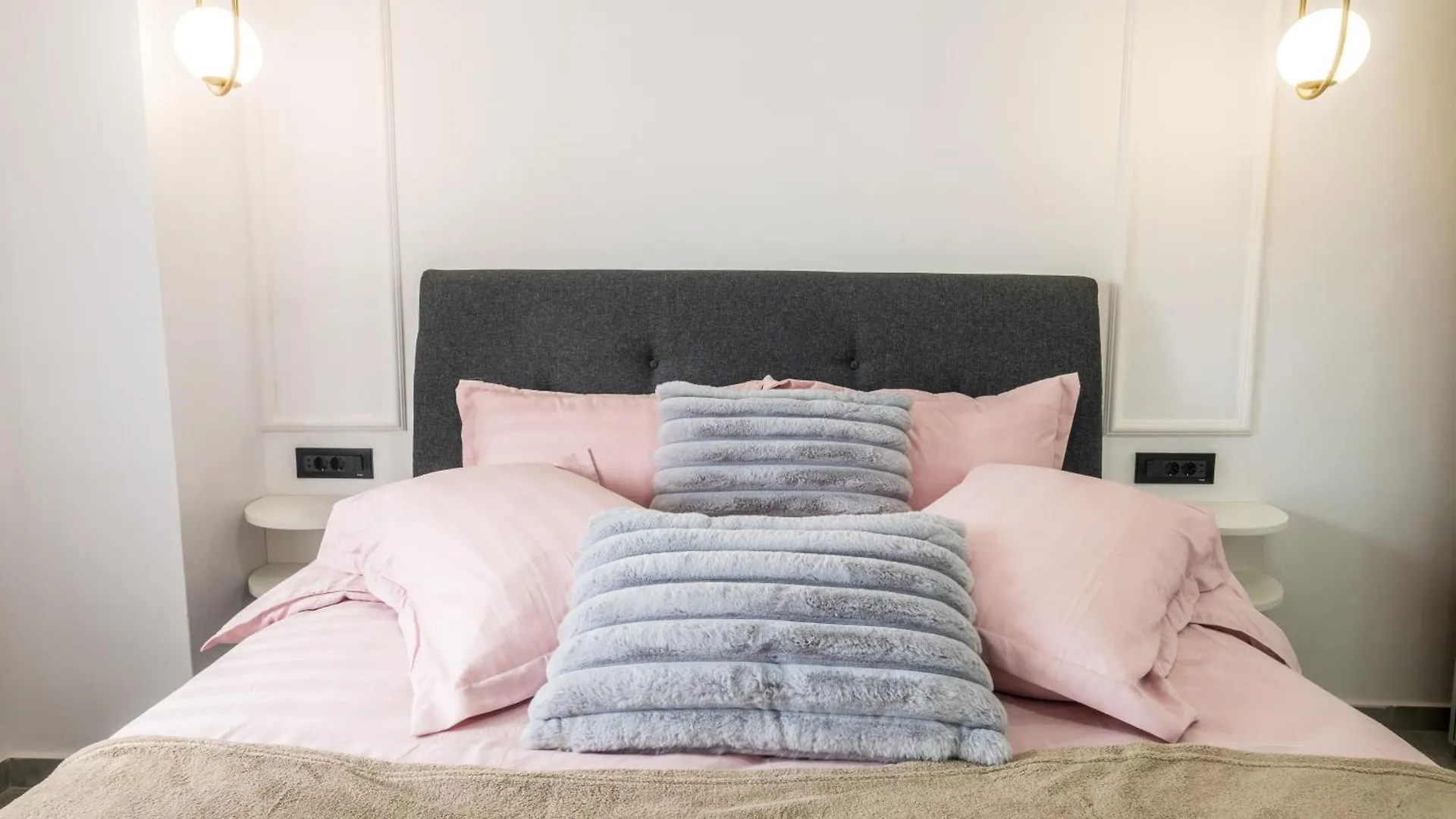 Apartamento Charming Retreat - Cozy 2Br Near City Center Bucareste Roménia